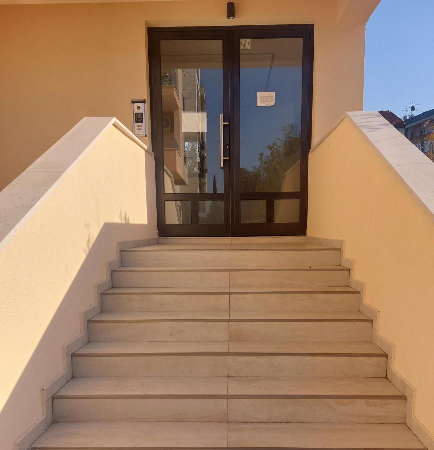 Aria Apartmani Подгорица Екстериор снимка